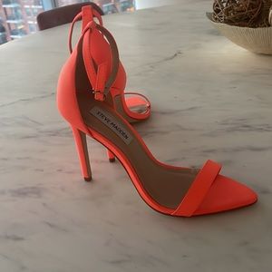 Steve Madden ‘sane’ Coral Heel Sandal Size 6